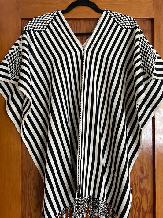 Poncho - Black/White